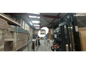 Local industriel 186 m²