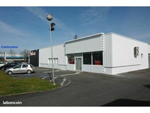 Lescar soleil / local tres commercial