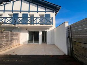 Appt t4 duplex terrasse jardinet parking