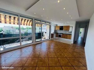 Superbe F3 traversant et lumineux – 65 m² – entièrement rénové  garage et cave