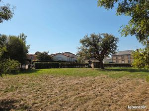 Terrain à bâtir - 1242 m² - Val en Vignes (Massais)