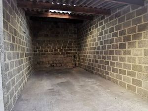 Parking/box 1 pièce 17 m²