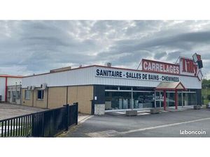 A vendre ou à louer local commercial 1800 m2 Zac de Betting