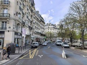 Local commercial 1 301 m²