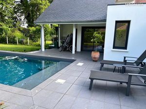 Charmante villa avec jardin et piscine  dans un quartier calme et familial