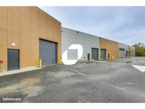 Local d'activité 377 m²