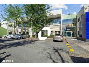 Local d'activité 476 m²