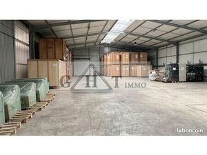 Local industriel 5 519 m²