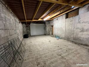 Parking/box 1 pièce 34 m²