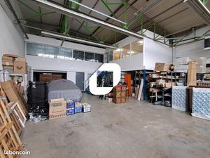 Local bureaux 306 m²