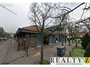 Local commercial 114 m²