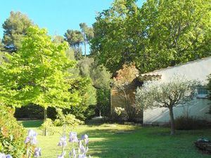 Luberon - bastidon independant  meuble tout confort- terrasse - c