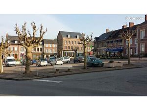 Boutique Où Bureaux 40 m²  emplacement de premier ordre  avec deux vitrines donnant direct