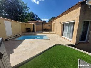 A vendre maison a connaux 3 chambres grande pièce à vivre piscine