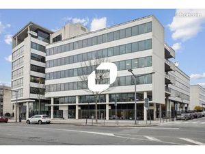 Bureaux 715 m²