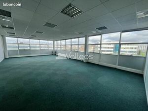 Bureaux 617 m²