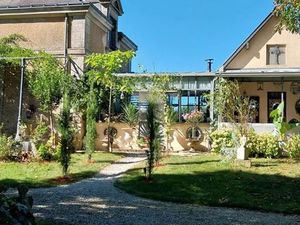 Maison ancienne conciergerie de château