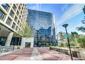 Bureaux 5 131 m²