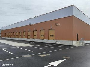 Local industriel 1 960 m²