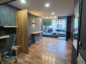 Local - 23 m2 hyper centre