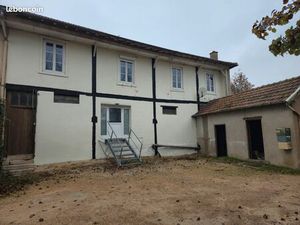 Bâtiment comprenant 1 appartement + 2 plateaux en bord de Saône