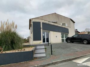 Location Local commercial Saintes 17100