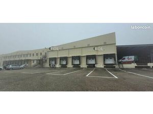 Local industriel 3 857 m²