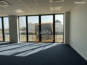 Bureau 105 m²