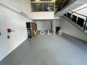 Local bureaux 130 m²