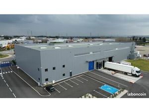 Local 14862 m² Nîmes