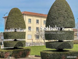 Bureaux 4564 m² CASTRES