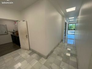 A LOUER BUREAUX / ACTIVITE 440 m2