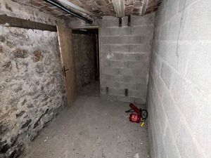 Cave 8 80m² - 57 rue de fontenay - Collé à la mairie de Vincennes