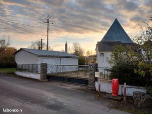 37520 LA RICHE - maison sur terrain 2387 M2 non constructible