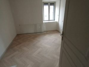 Maison /Appartement avec terrain