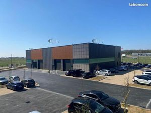 Local bureaux 1 832 m²