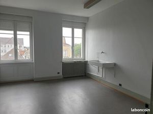Local bureaux 93 m²