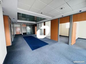 Bureau 530 m²