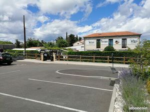 Fond de restaurant  possibilité de murs en sus