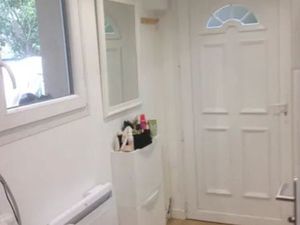 Studio à louer – uniquement pour une fille responsable et propre