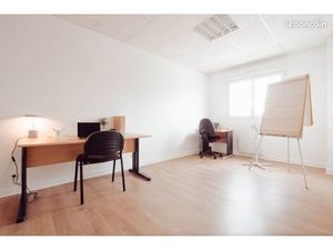 Location Bureau 18m2 La Pallice