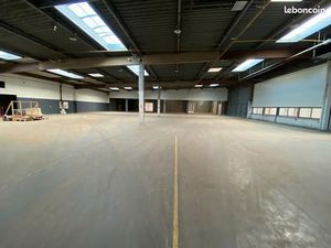 Local 4645 m² NANTES