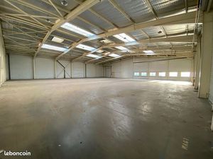 Local 8726 m² NANTES