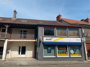 A louer local commercial  bureaux 136m2 Louhans