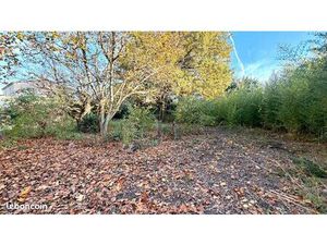 Terrain 400 m² ENTRAIGUES SUR LA SORGUE