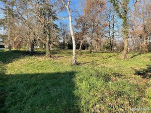 Terrain 2 400 m² Donzac