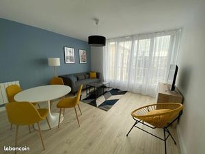 Chambre privée lumineuse au Plessis trevise - Proche Paris