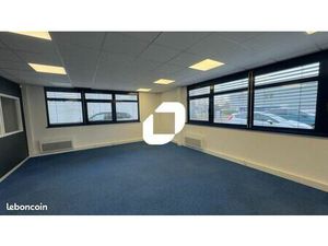 Local d'activité 446 m²