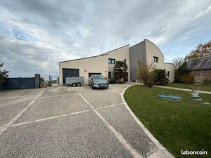 Maison 8 pièces 270 m²