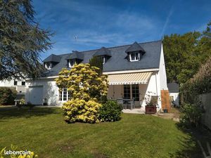 Maison au calme proche bourg - 5 chambres- 2 garages
